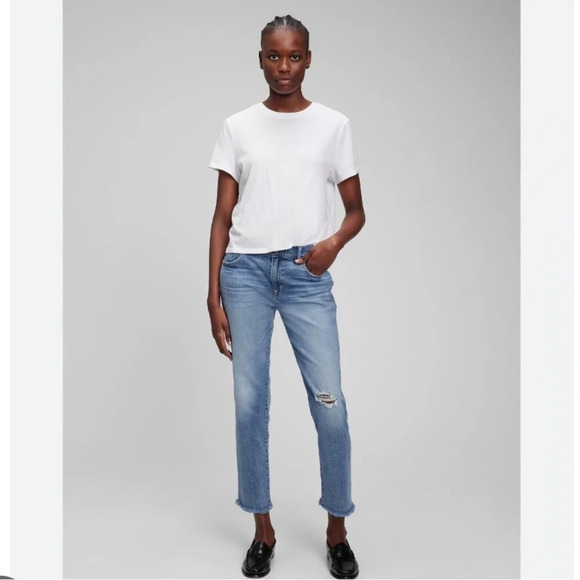Gap Mid Rise  Girlfriend Jeans With Washwell In Light Destroyed Jeans - Picture 1 of 15